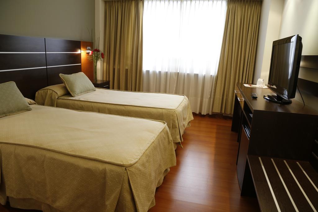 Hotel Corregidor Ла Плата Екстериор снимка