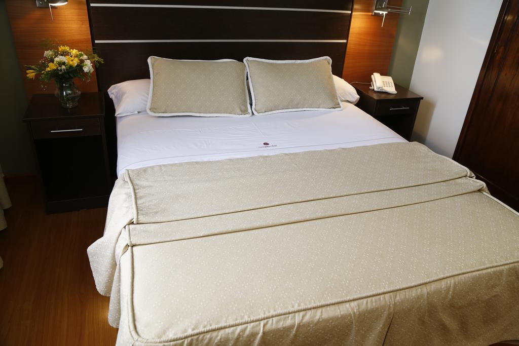 Hotel Corregidor Ла Плата Екстериор снимка